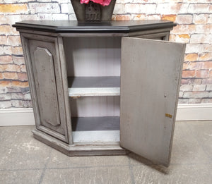 Paul Vintage Angles Front Cabinet