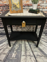 Beth Vintage table