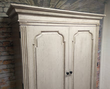 Paul Vintage Henredon Armoire/Cabinet