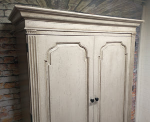 Paul Vintage Henredon Armoire/Cabinet
