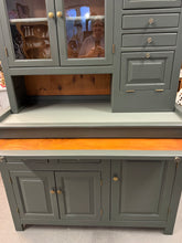 Lisa Vintage Pine Hutch
