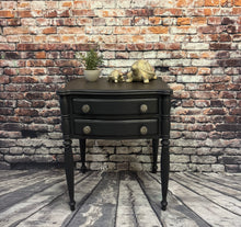 Lisa Lexington Side Table/Nightstand