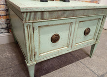 Paul Vintage Baker Furniture Accent Table