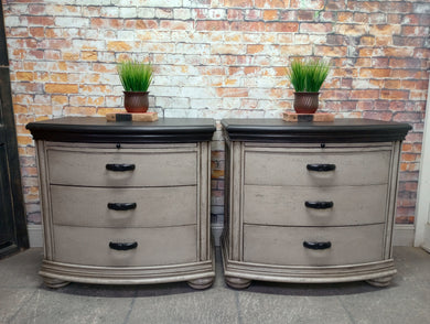 Paul S/2 Vintage Lexington Nightstands