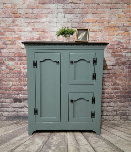 Leanne Wood Armoire/Cabinet
