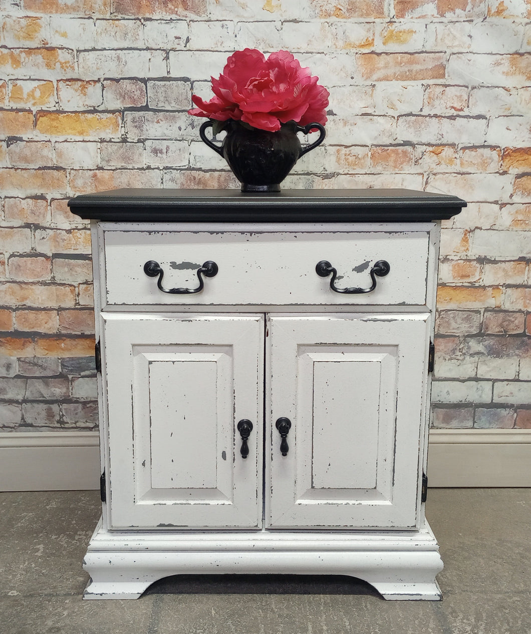 Paul Cottage Style Nightstand