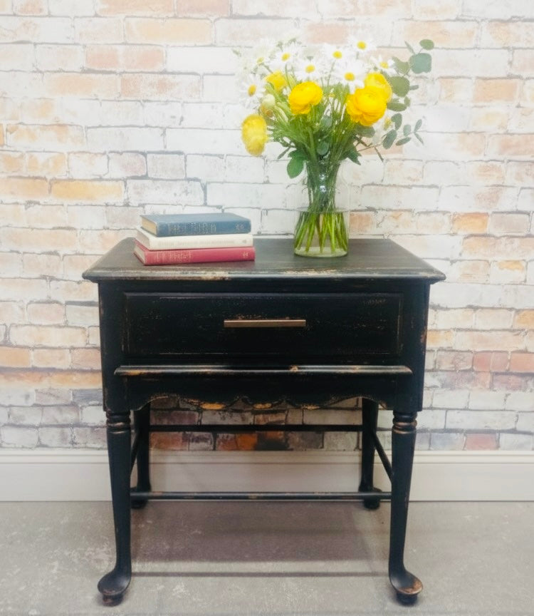 送料込み　vintage thomasville ナイトテーブル Paul Vintage Thomasville End Table/Nightstand – Walnut Street