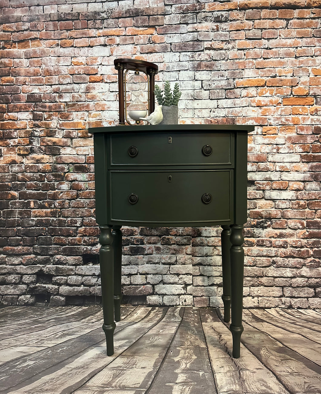 Lisa Bombay Side Table