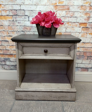 Paul Vintage Nightstand