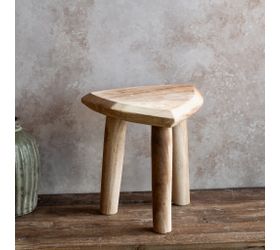 HD  10.6" CARVED WOOD STOOL.  HXWP32