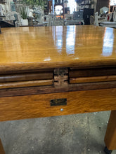 Lisa Vintage Robbin’s Furniture Company Kitchen Table