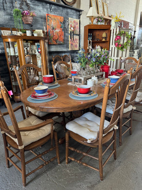 Lisa Amish Made Solid Oak table with 8 Chairs