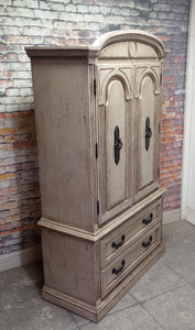 Paul Vintage American Drew Armoire